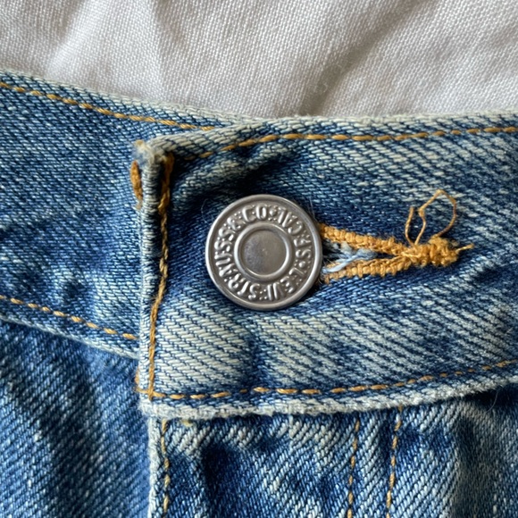 Levi’s Denim Shorts - Picture 5 of 5
